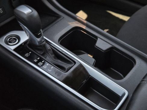 Certified 2022 Nissan Sentra SV FWD image 22