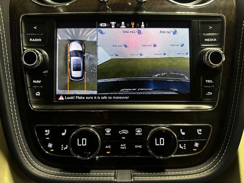 Used 2019 Bentley Bentayga V8 Sport Utility 4D image 54