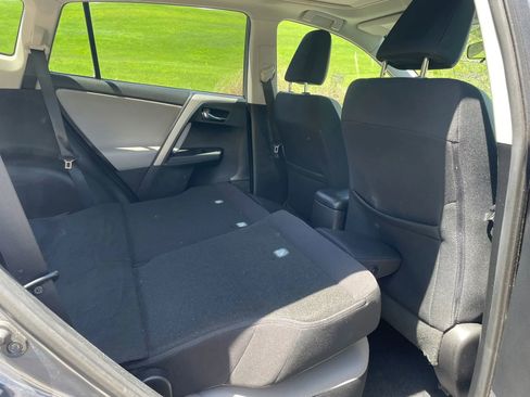 Used 2016 Toyota RAV4 XLE AWD/4WD image 27