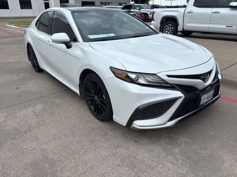 Used 2021 Toyota Camry XSE FWD image 3