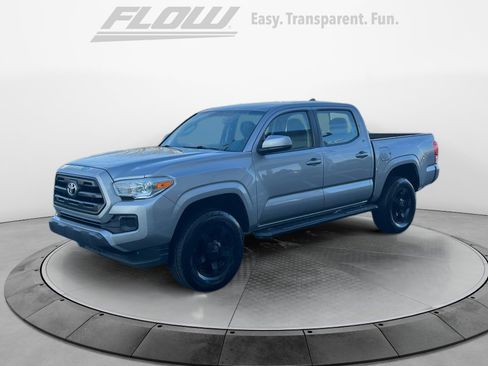 Used 2017 Toyota Tacoma SR image 4