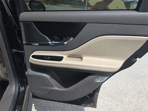 Certified 2022 Lincoln Corsair FWD image 19