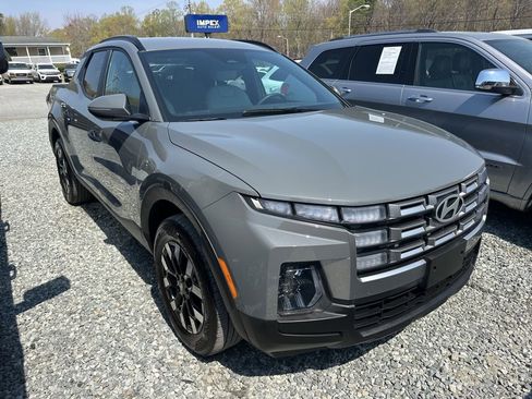 Used 2025 Hyundai Santa Cruz SEL image 2
