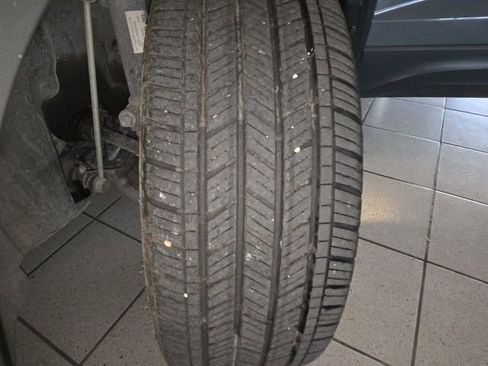 Used 2024 Volkswagen Taos SE FWD image 24