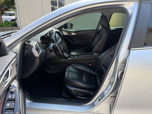Used 2017 MAZDA MAZDA3 Touring FWD image 13
