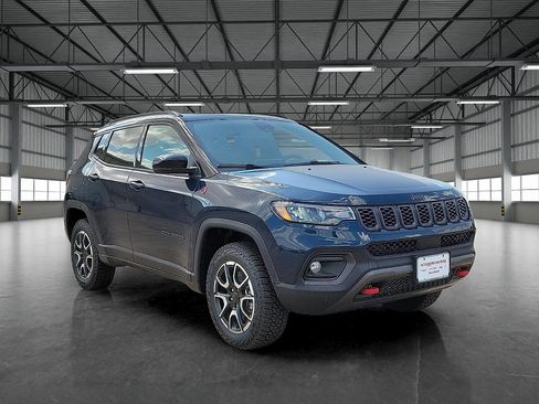 New 2026 Jeep Compass Trailhawk w/ Sun, Sound & Navigation Group AWD/4WD image 6