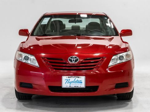Used 2009 Toyota Camry LE FWD image 3