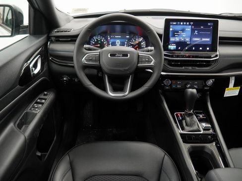 New 2026 Jeep Compass Latitude image 20