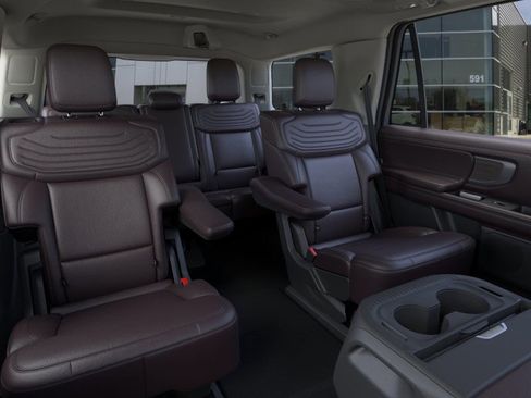 New 2025 Ford Expedition Platinum w/ Platinum Ultimate Package image 11