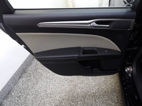 Used 2018 Ford Fusion S FWD image 9