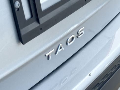 Certified 2024 Volkswagen Taos S FWD image 10