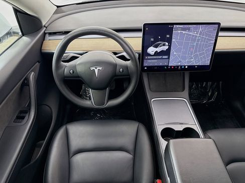 Used 2021 Tesla Model Y 2WD image 24