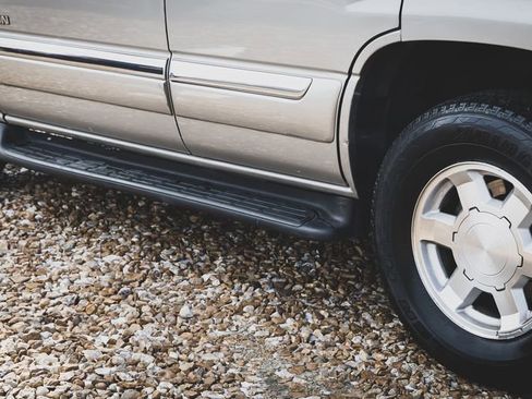 Used 2004 GMC Yukon SLT w/ 1SD Preferred Equipment Group image 10