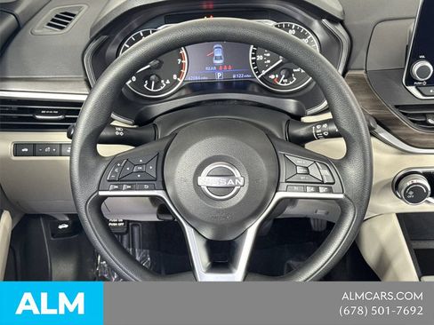 Used 2025 Nissan Altima 2.5 SV FWD image 27