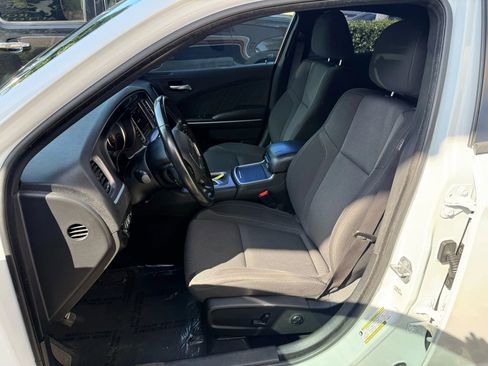 Used 2019 Dodge Charger SXT image 9