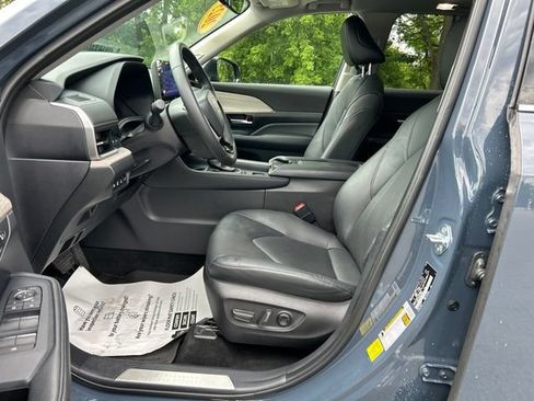 Used 2025 Toyota Grand Highlander AWD Hybrid image 15