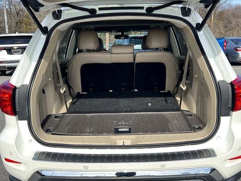 Used 2018 Nissan Pathfinder Platinum image 15