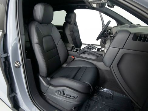 New 2026 Porsche Cayenne image 35