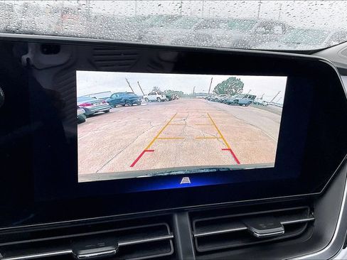 Used 2024 Chevrolet Trax LT image 13