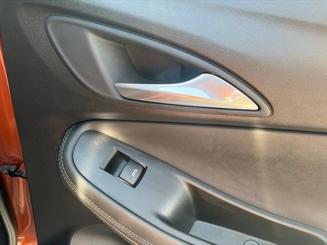 Used 2020 Buick Encore GX Select w/ Advanced Technology Package AWD/4WD image 31
