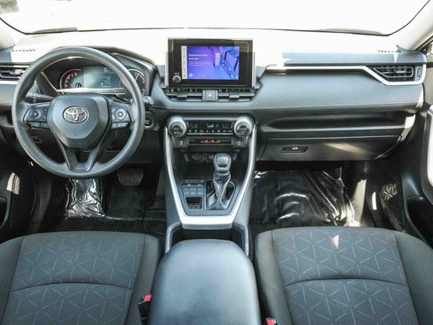 Used 2025 Toyota RAV4 XLE AWD/4WD image 12