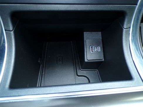 Used 2022 Ford Edge Titanium w/ Class II Trailer Tow Package image 28