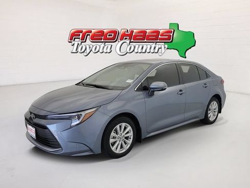 Used 2026 Toyota Corolla XLE FWD image 1