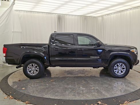 Used 2016 Toyota Tacoma SR5 image 26