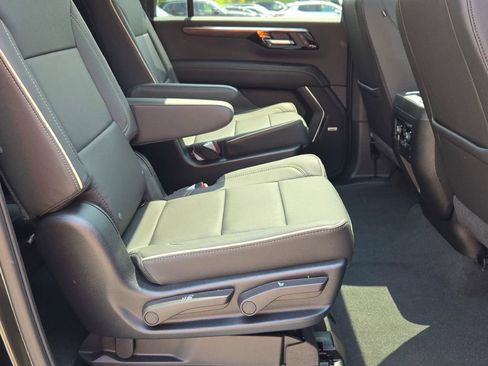 New 2025 Chevrolet Suburban Premier w/ Sun And Tow Package image 9