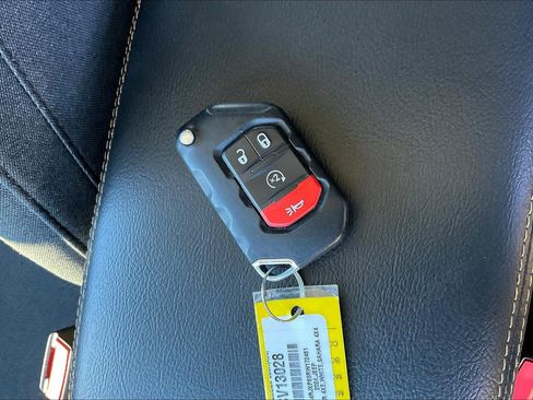 Used 2024 Jeep Wrangler Unlimited Sahara image 10