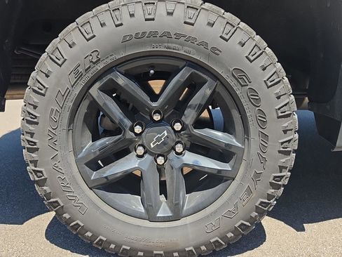 Used 2021 Chevrolet Silverado 1500 LT Trail Boss AWD/4WD image 13