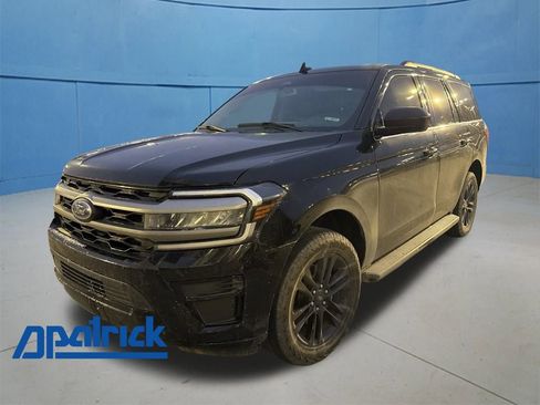 Used 2024 Ford Expedition XLT image 1