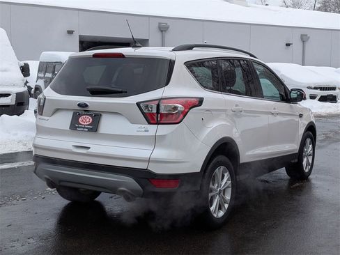 Used 2018 Ford Escape SEL image 3