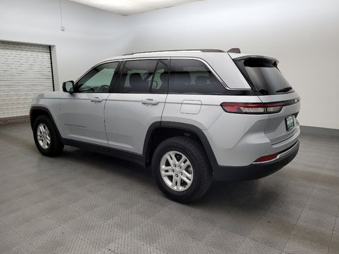 Used 2024 Jeep Grand Cherokee Laredo RWD image 3
