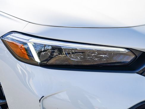 Used 2025 Honda Civic Sport image 2