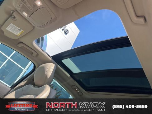 Used 2017 Lincoln Continental Select FWD image 13
