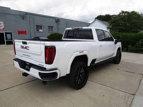 Used 2022 GMC Sierra 2500 AT4 w/ AT4 Premium Plus Package AWD/4WD image 8