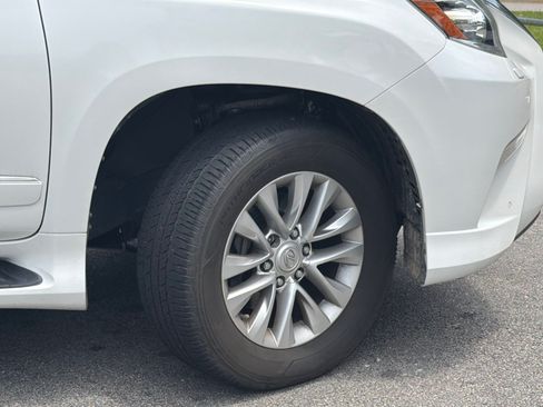 Used 2017 Lexus GX 460 Premium w/ Premium Package AWD/4WD image 5