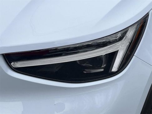 New 2026 Volvo XC40 B5 Ultra w/ Climate Package image 9