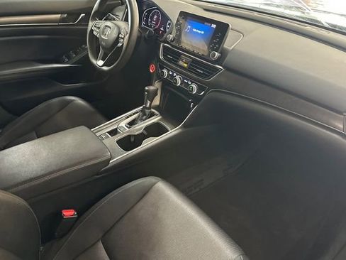 Used 2019 Honda Accord LX image 17