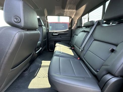 Used 2023 Chevrolet Silverado 1500 LT Trail Boss w/ Convenience Package II image 9