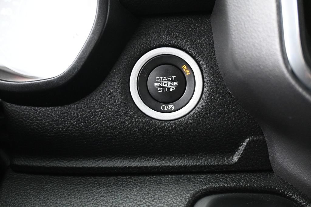 Used 2025 RAM 1500 Laramie AWD/4WD image 33