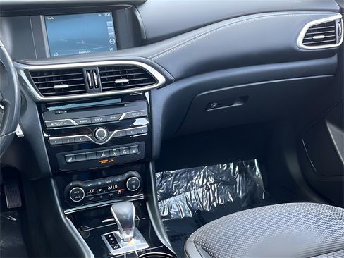 Used 2019 INFINITI QX30 Premium w/ Navigation Package image 29