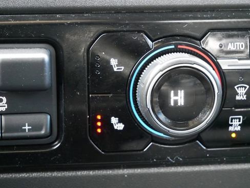 Used 2022 Chevrolet Silverado 1500 LT Trail Boss image 18