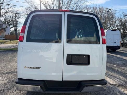 Used 2024 Chevrolet Express 2500 w/ Driver Convenience Package RWD image 3
