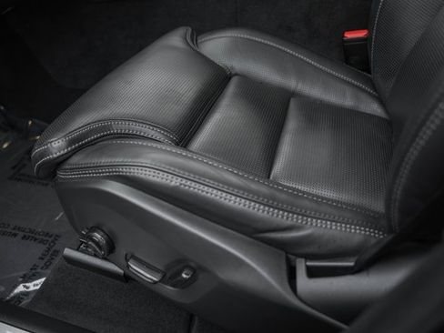 Certified 2023 Volvo XC60 B5 Ultimate w/ Climate Package image 34