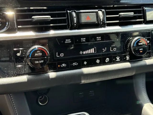 Certified 2025 Nissan Pathfinder SV AWD/4WD image 41