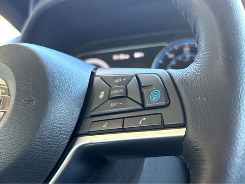 Used 2019 Nissan Leaf SV w/ SV Technology Package image 15