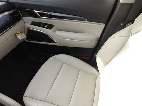 New 2025 Kia Telluride S image 18