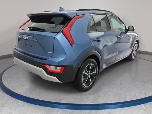 Used 2023 Kia Niro EX FWD image 5